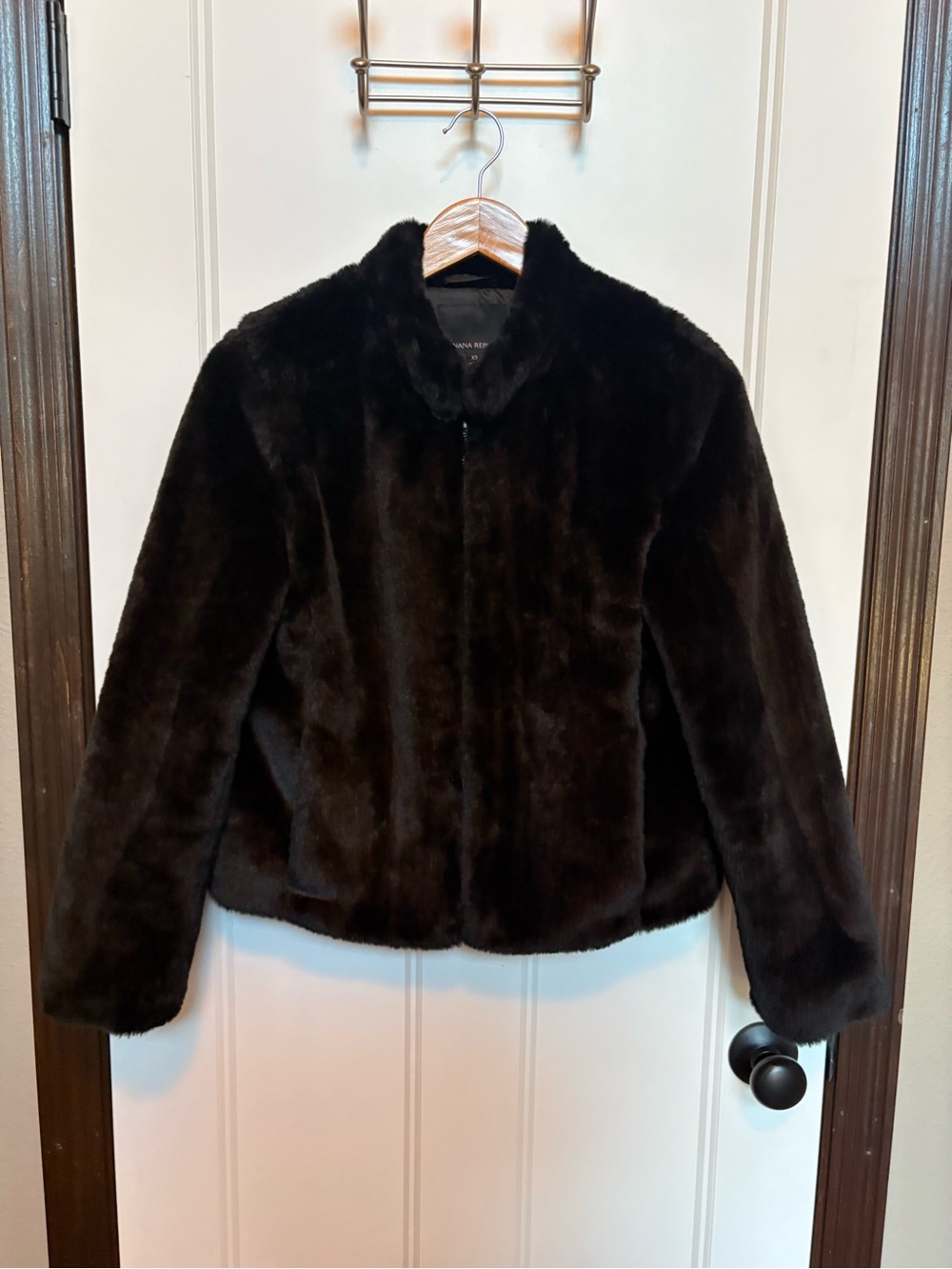 Banana Republic Black Plush Faux Fur Full Zip Jacket Cozy Stand Collar sz XS